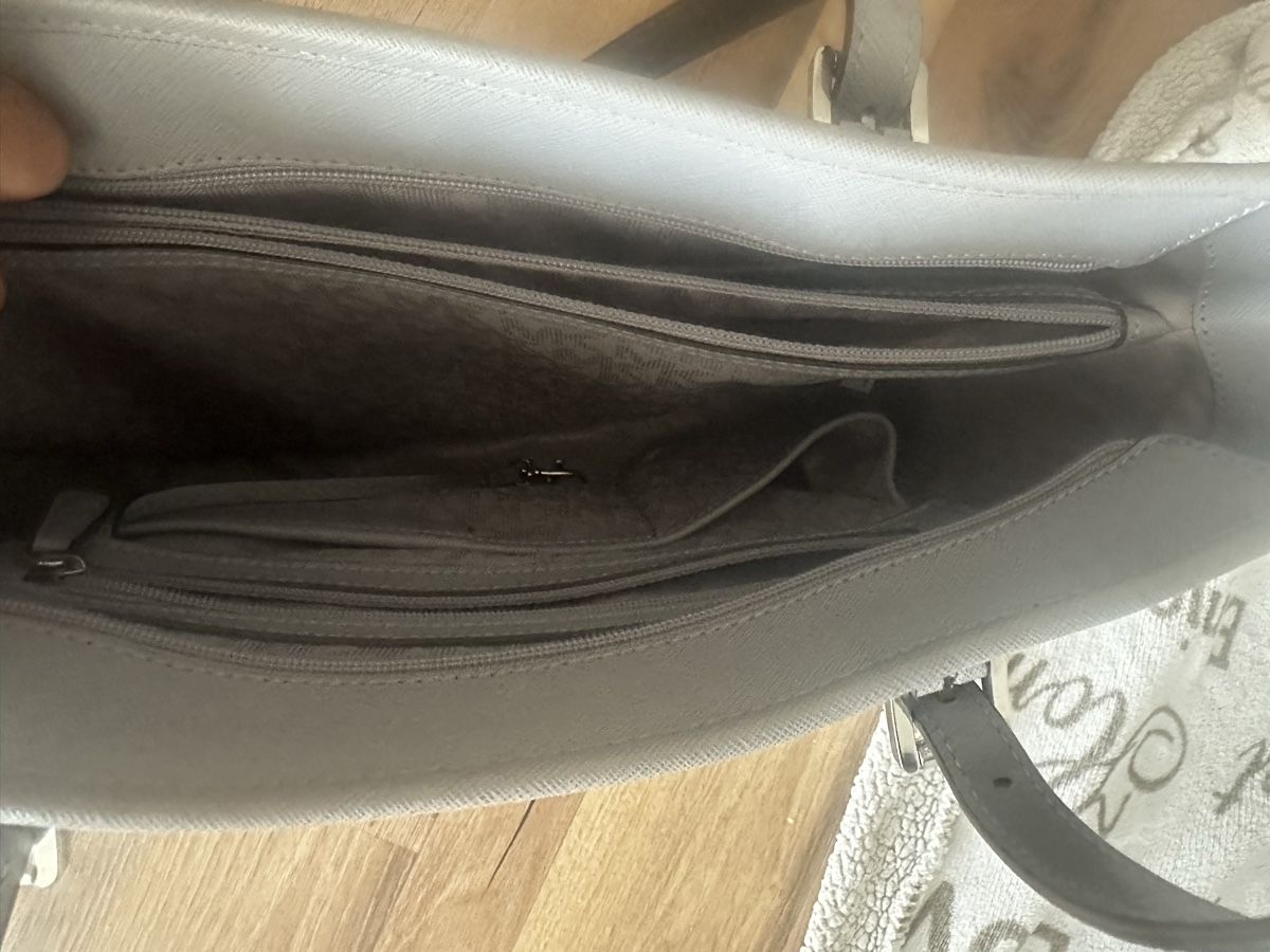 Michael Kors Taschen für Damen: Michael Kors Tote Bag hellgrau gute Zustand  – Neu (gemäss Beschreibung) aus Therwil von R005 3