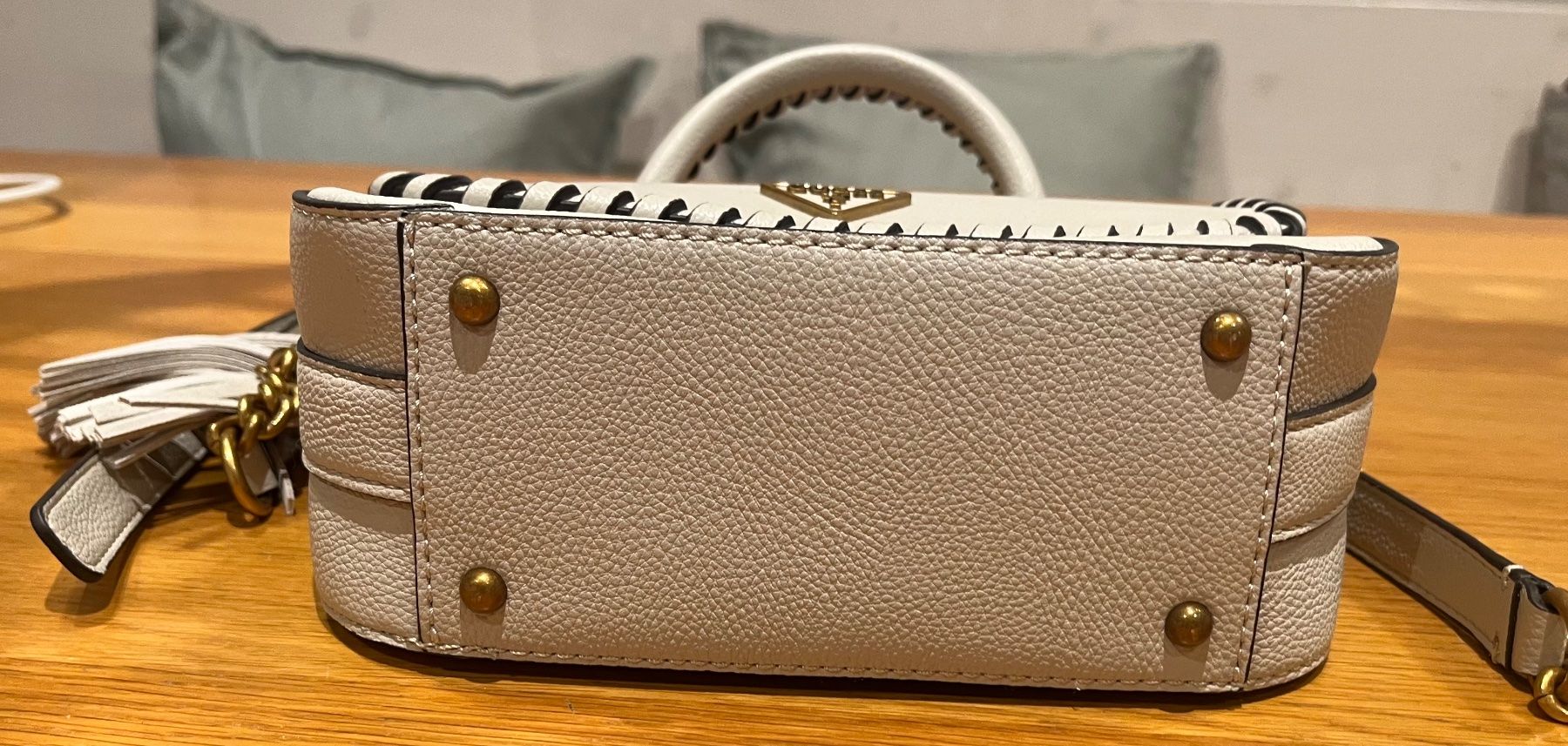 Guess Borse da donna: Guess Tasche – Nuovo (secondo la descrizione) da Eschen venduto da regino 8