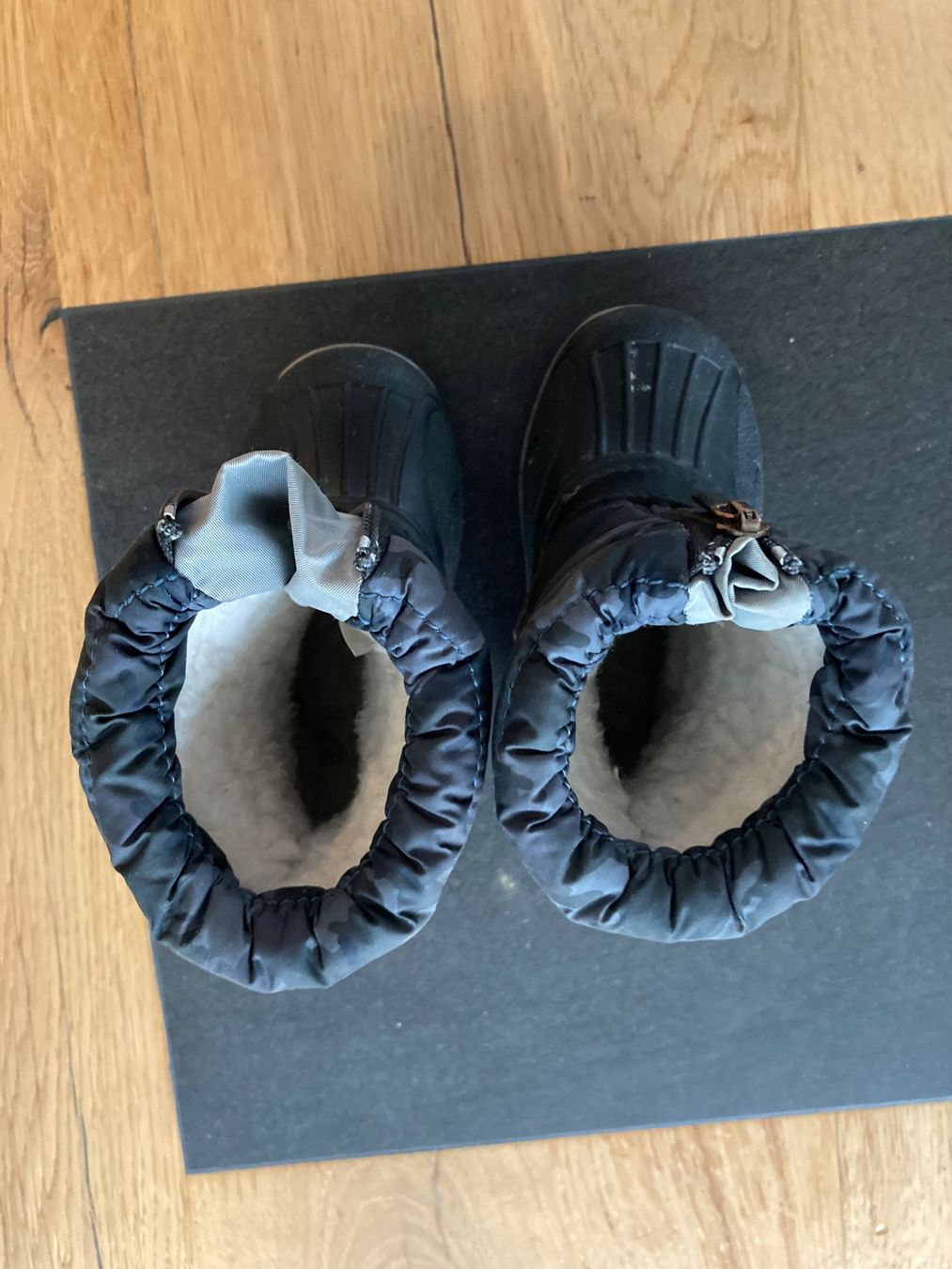 Schuhe für Jungen: Chaussure de neige bébé – Neu (gemäss Beschreibung) aus Courgenay von hertzogg 1