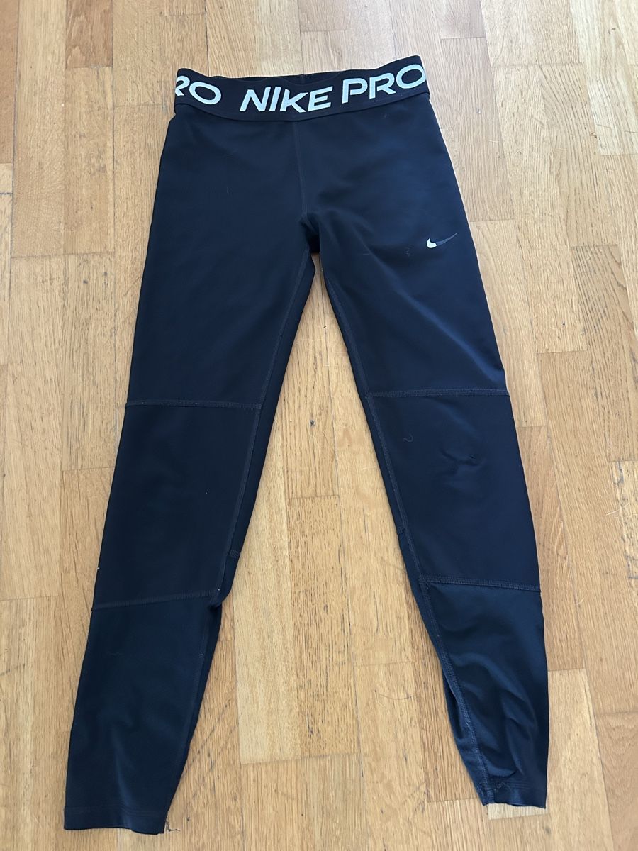 Nike Collant & Leggings: 2 Paar Nike Pro Leggins – Usato da Stettlen venduto da Bayu