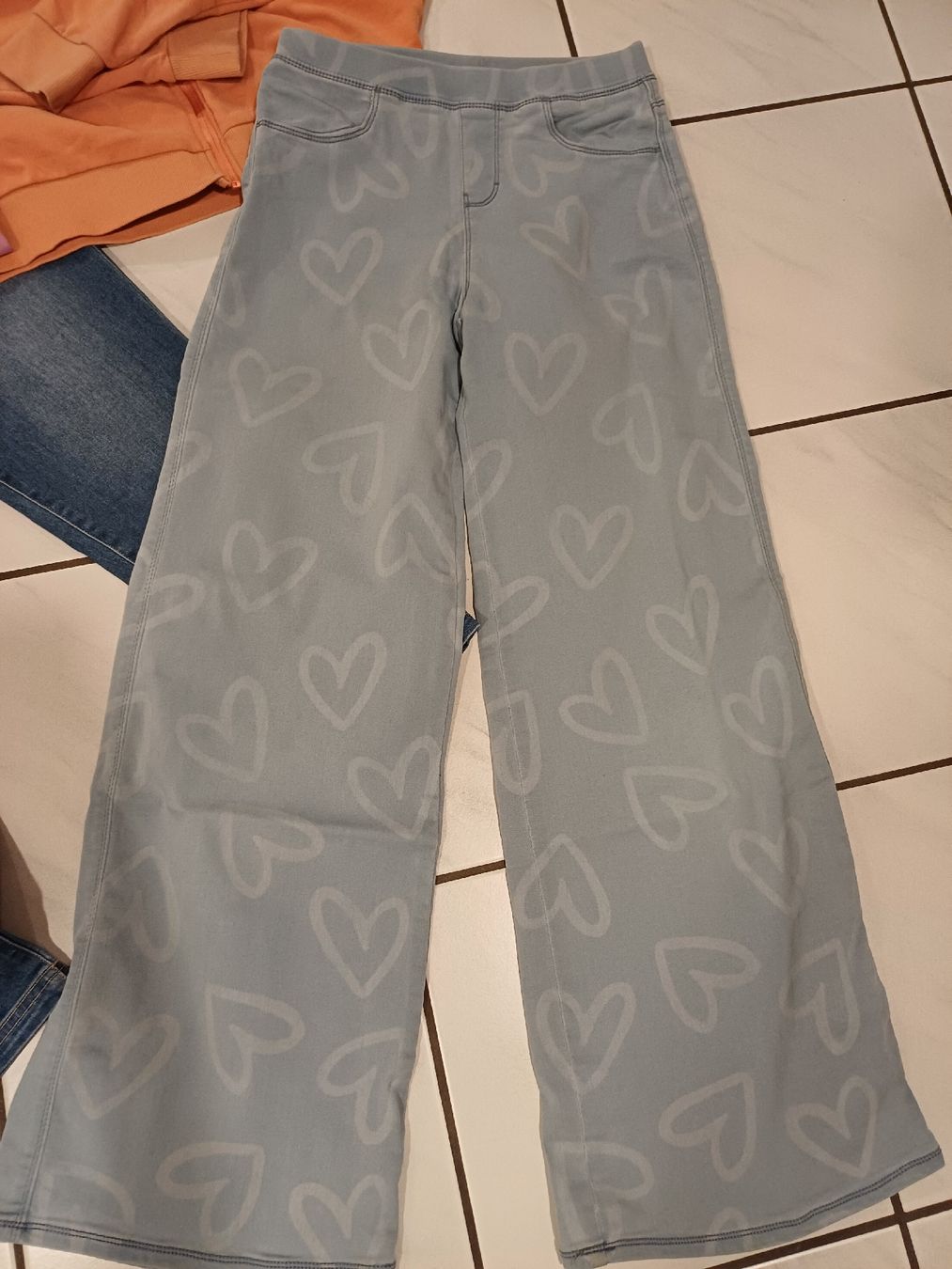 Lotti & Set di vestiti: Grosses Kleiderpaket Mädchen ab Grösse 152 bis S – Usato da Bremgarten AG venduto da leharh 1