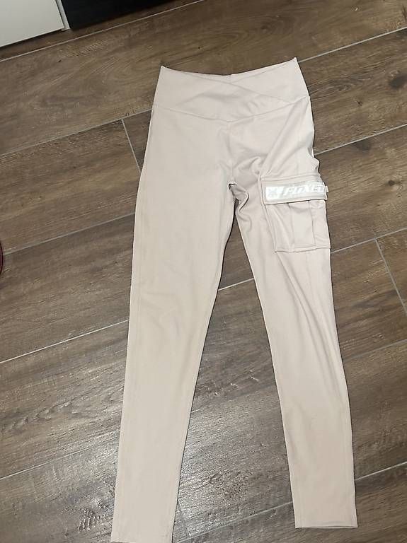 Leggings: Foxed Cargo Leggins – D'occasion à Rickenbach LU par nur_lars