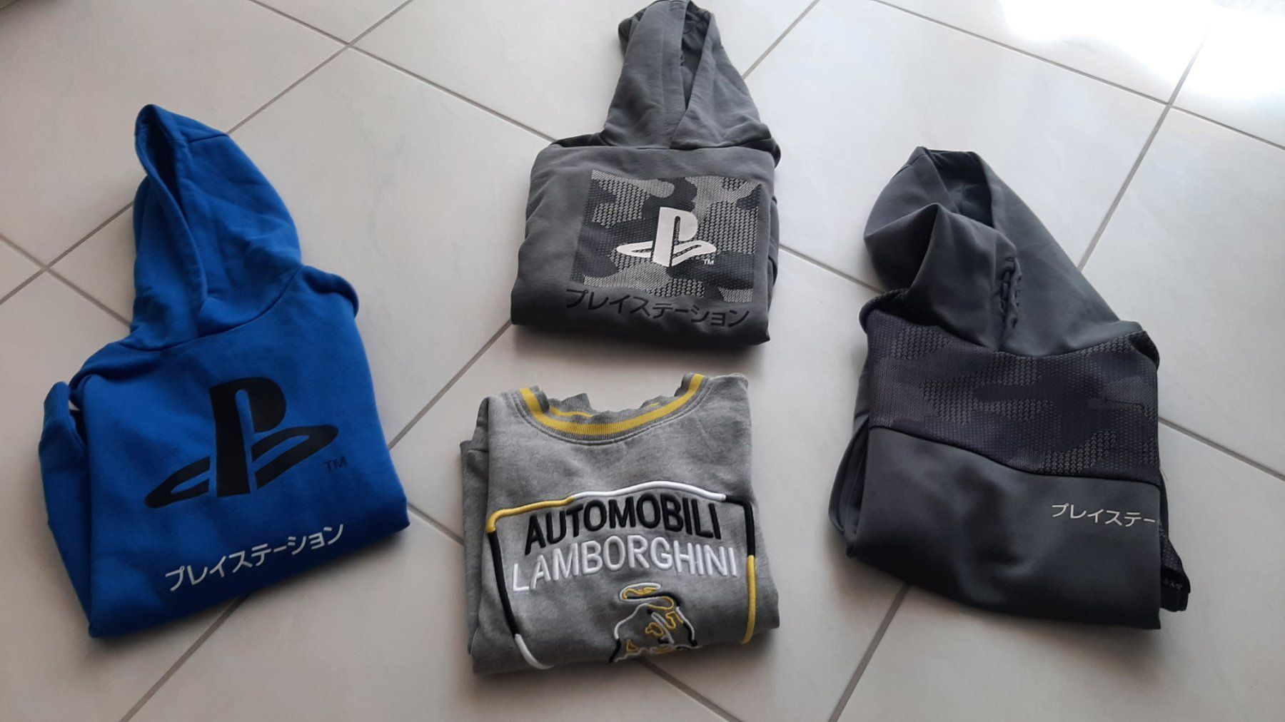 Maglioni & Felpe: K..62 R B)Pullover Set Palystation etc. Gr. Ca 134 – Usato da Wil SG venduto da AmandaCreations