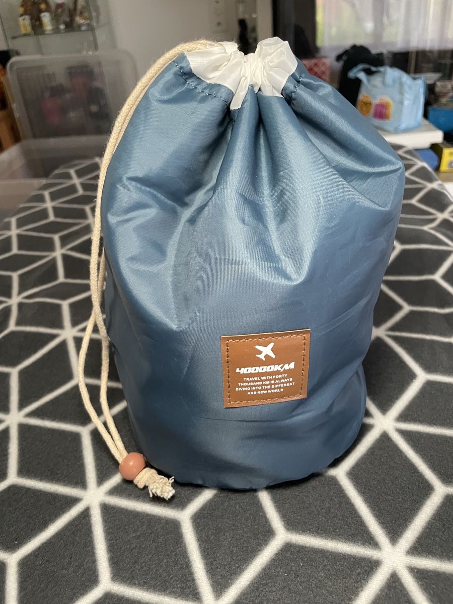 Kosmetikkoffer: Reise Kosmetiktasche in Blau - Evorest Bag – Gebraucht aus Rheineck von cha_p9qy