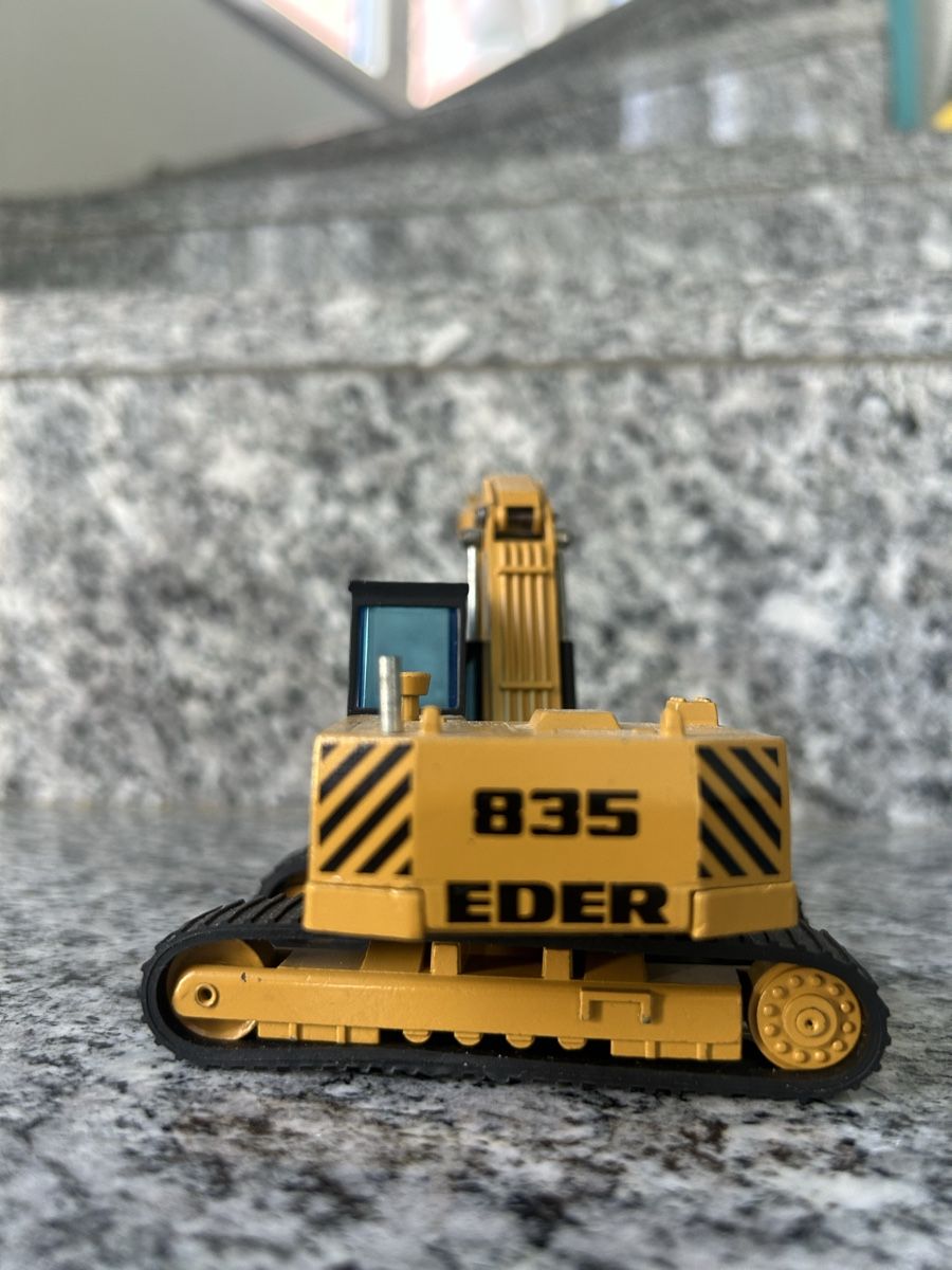 Kits de montage: Raupenbagger Eder 835 , 1;50  – D'occasion à Horw par Tigercat635 1