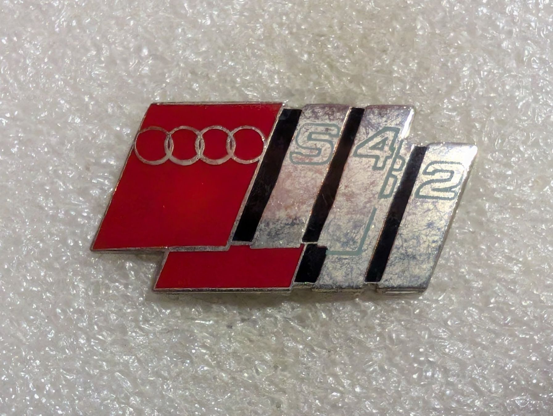Plaquettes & Badges: Ansteckpin 242: Audi – D'occasion à Oppligen par Pin-Fall-Shop