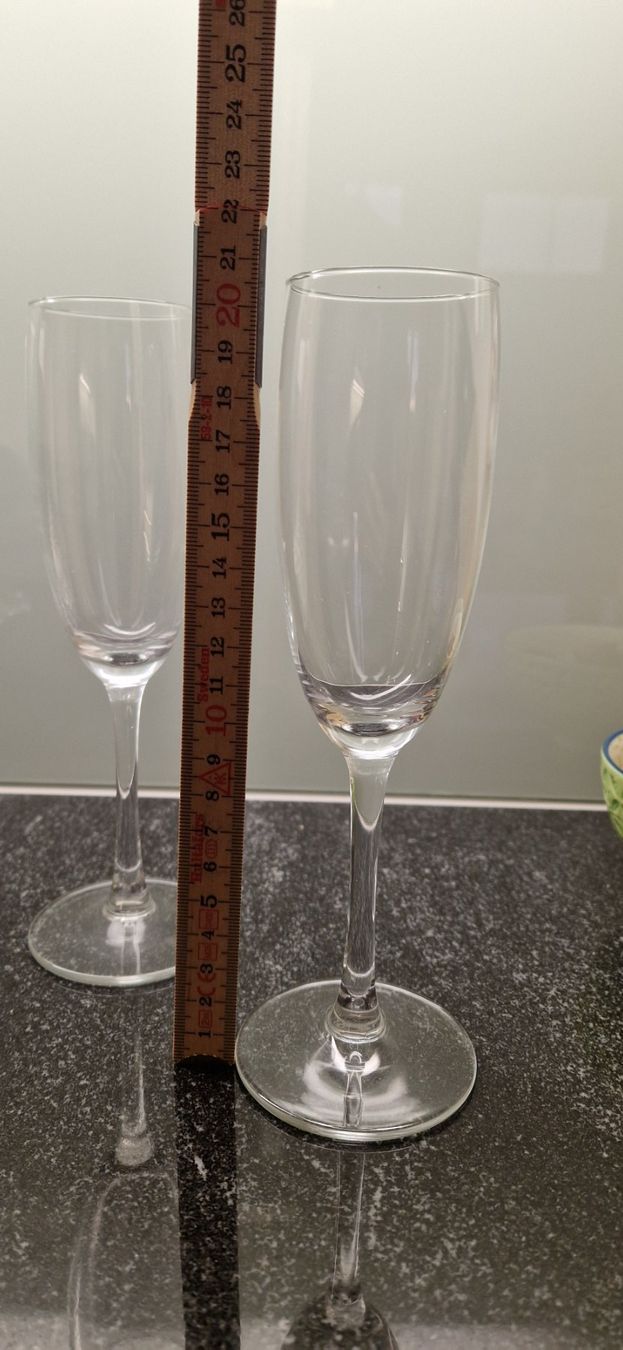 Gläser: 8 Sektgläser aus Glas – Neu (gemäss Beschreibung) aus Hinwil von mic_2cyv 2