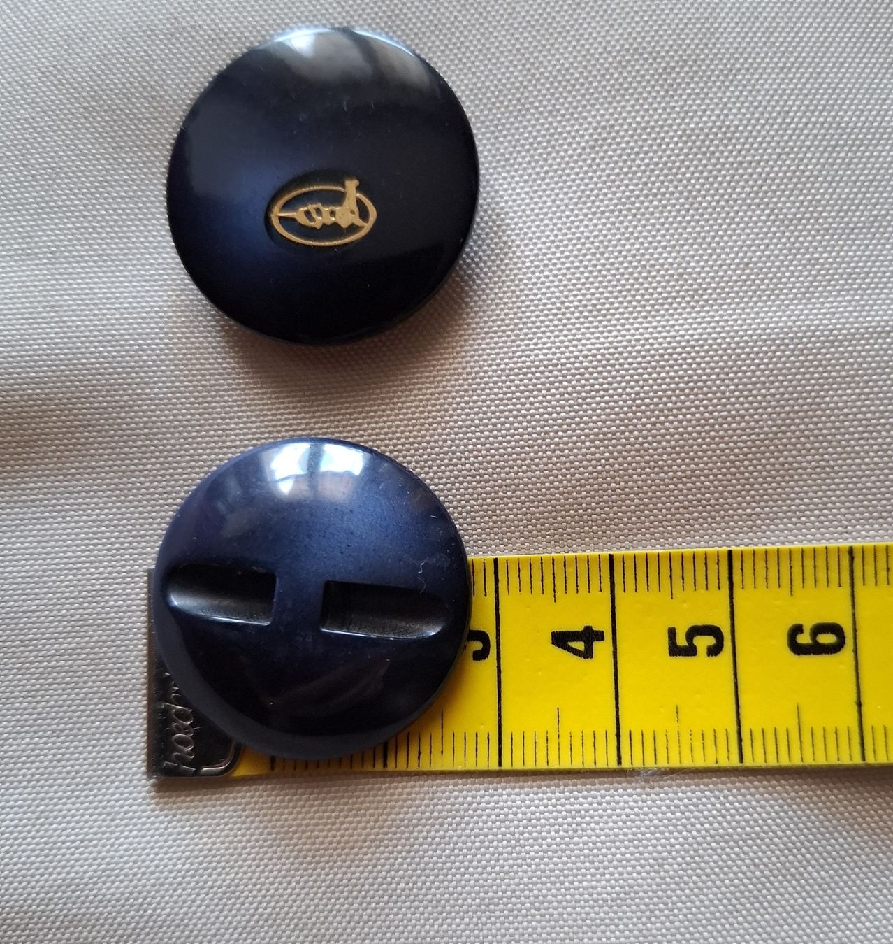 Bottoni: 2 Stück Knöpfe Schwarz- Blau, 28 mm. – Usato da Dietikon venduto da Hirschkopf 4