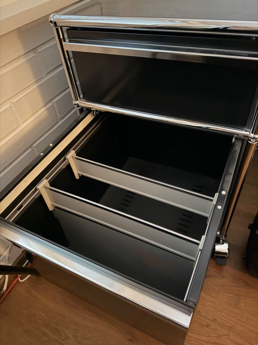 USM Korpus: USM Rollcontainer – Gebraucht aus Uster von Fooba 1
