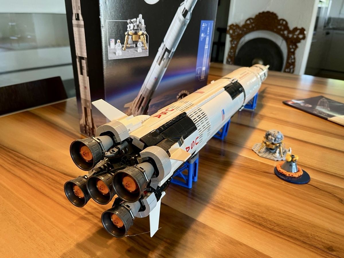 Lego Baukästen: Lego Saturn V Rakete 92176 – Gebraucht aus Elgg von  2