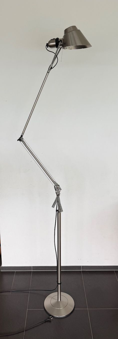 Lumina Lampade: Lumina Tangram Stehlampe – Usato da Aadorf venduto da esseesse
