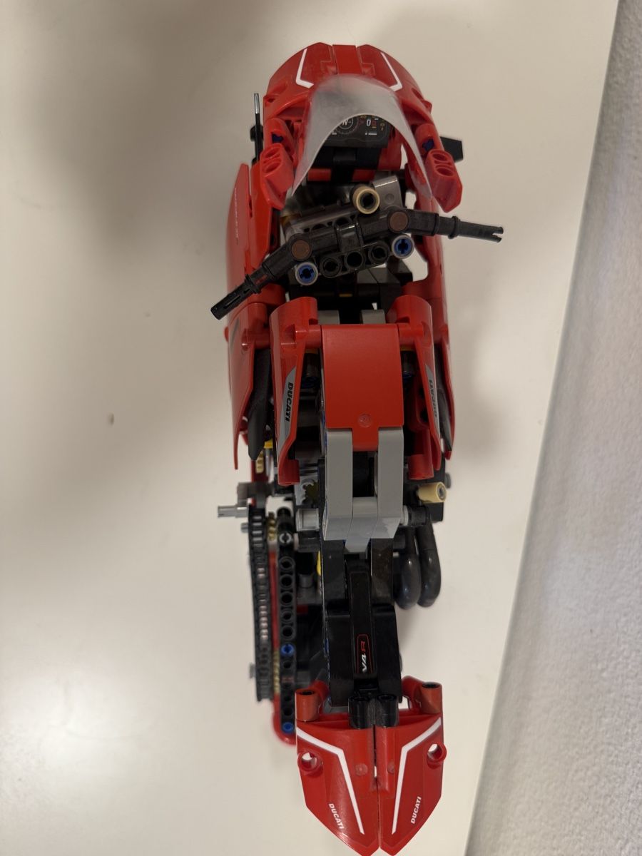 Technics Baukästen: Lego Technic Ducati Panigale V4 R 42107 Set – Gebraucht aus Eschlikon TG von Montykokino 4