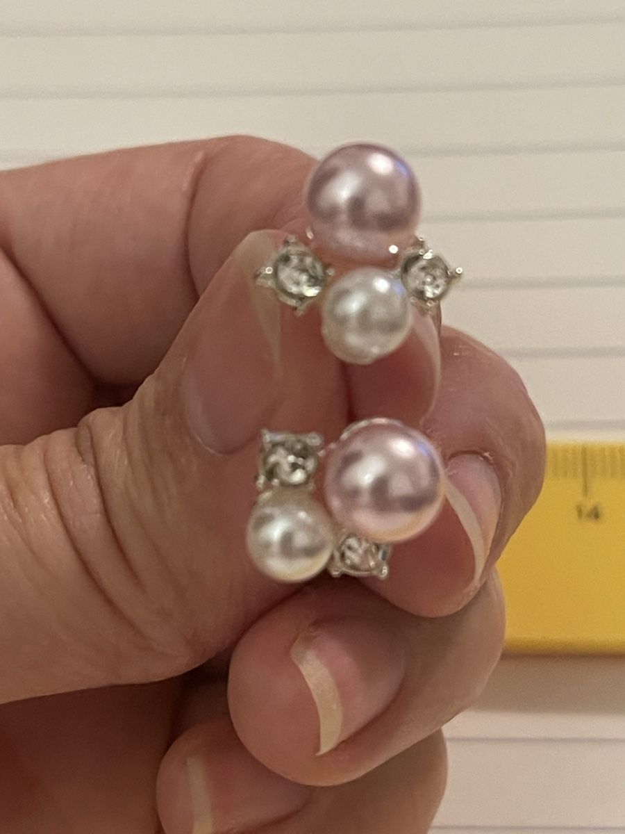 Orecchini pendenti & Orecchini a lobo: Jolis clous perles blanche et rose neufs – Nuovo (secondo la descrizione) da Kloten venduto da Vermicelles 6