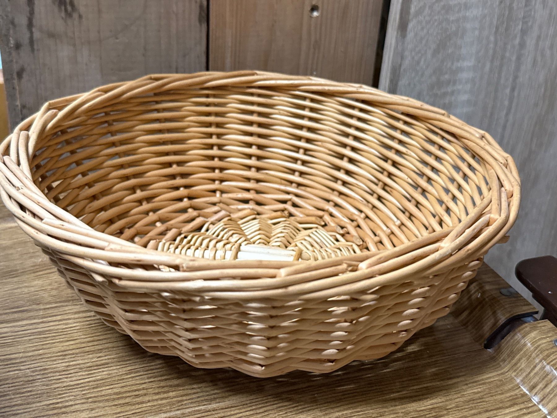 Altro per la casa: Bast-/Rattan-Korb, 24 x H 8 cm – Nuovo (secondo la descrizione) da Amriswil venduto da used2use