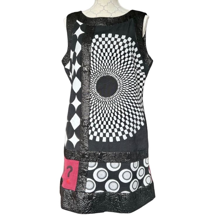 Robe Desigual Taille S Noire - Style évasé, Longueur Midi, Très Bon état D'occasion