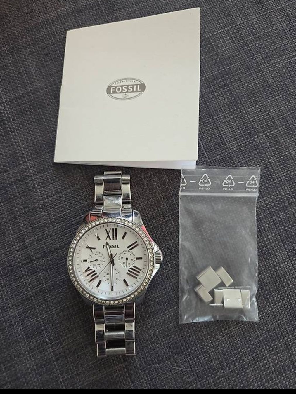 Fossil Montres: Fossil Damenuhr mit Kette  – D'occasion à Menziken par Rose050