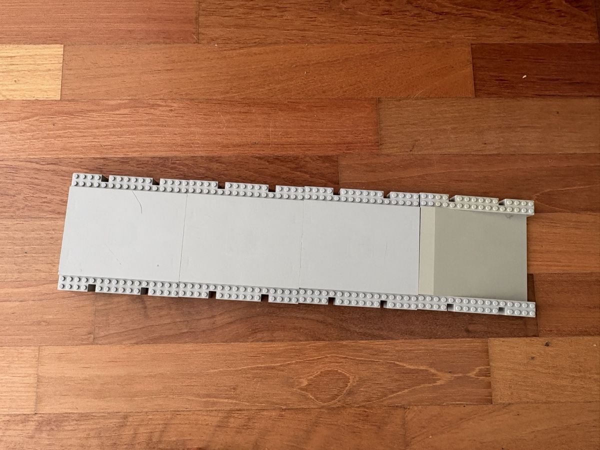 Lego Kit di costruzioni: LEGO Raised Platform 3x + Rampe 1x – Usato da Langnau am Albis venduto da man_zt2h