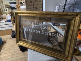 Goldenes Vintage Schild - "Willkommen zur Hochzeit"