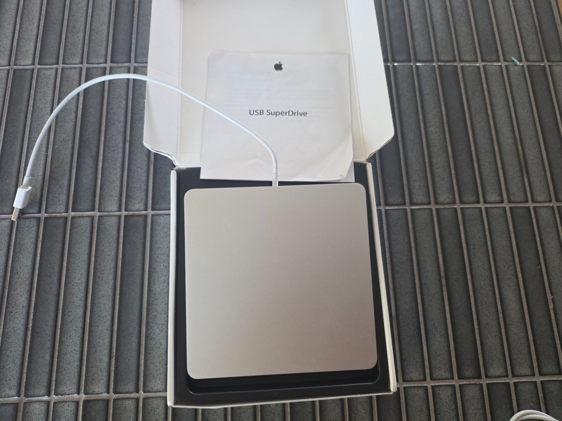 Apple Lecteur multimedia & Streamer: Apple USB SuperDrive – D'occasion à Biberist par Volo28 3