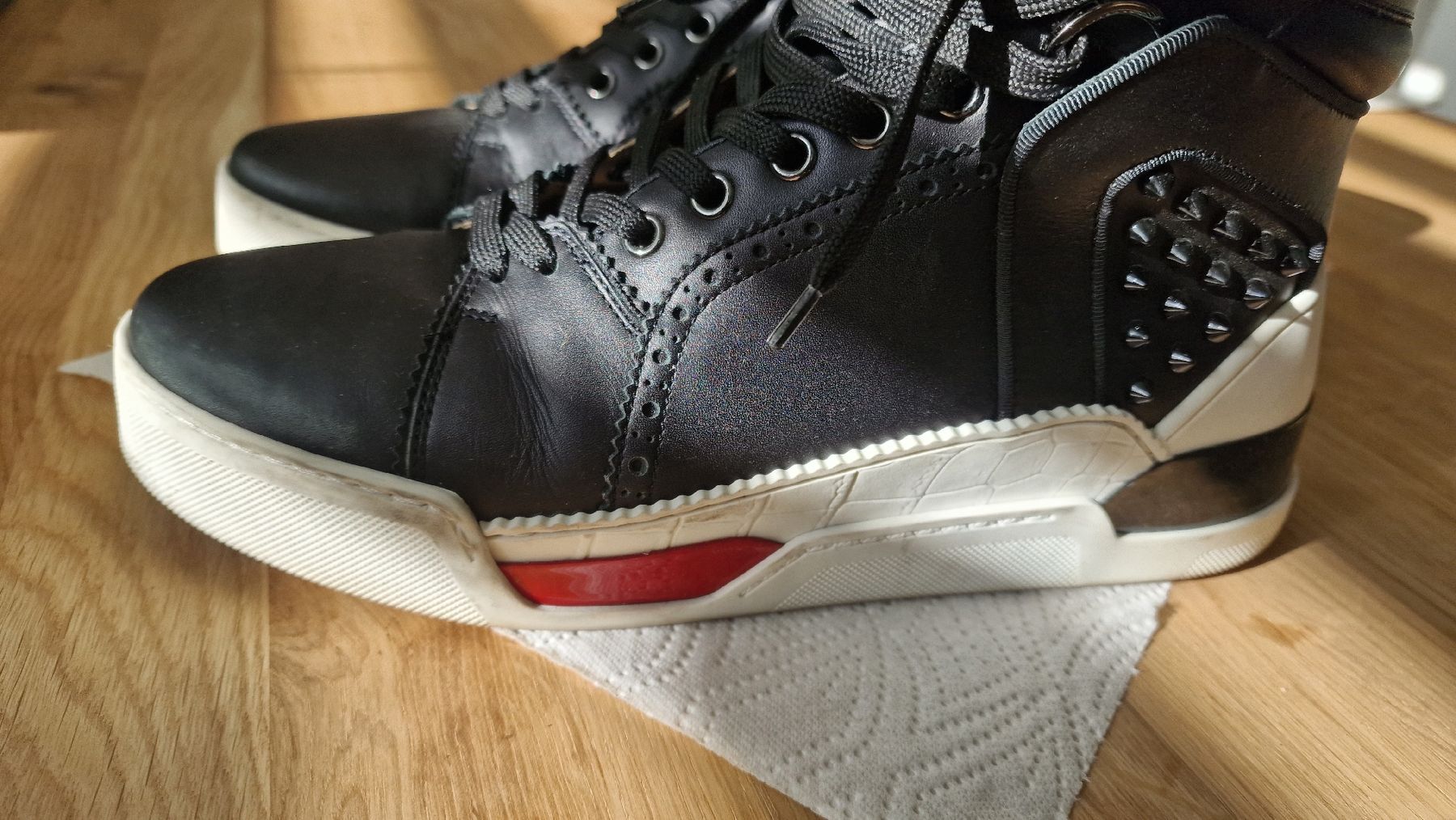 Scarpe da uomo: Chic Louboutin Sneaker High Top Schwarz Leder  – Usato da Dübendorf venduto da xhe_rgc7 3