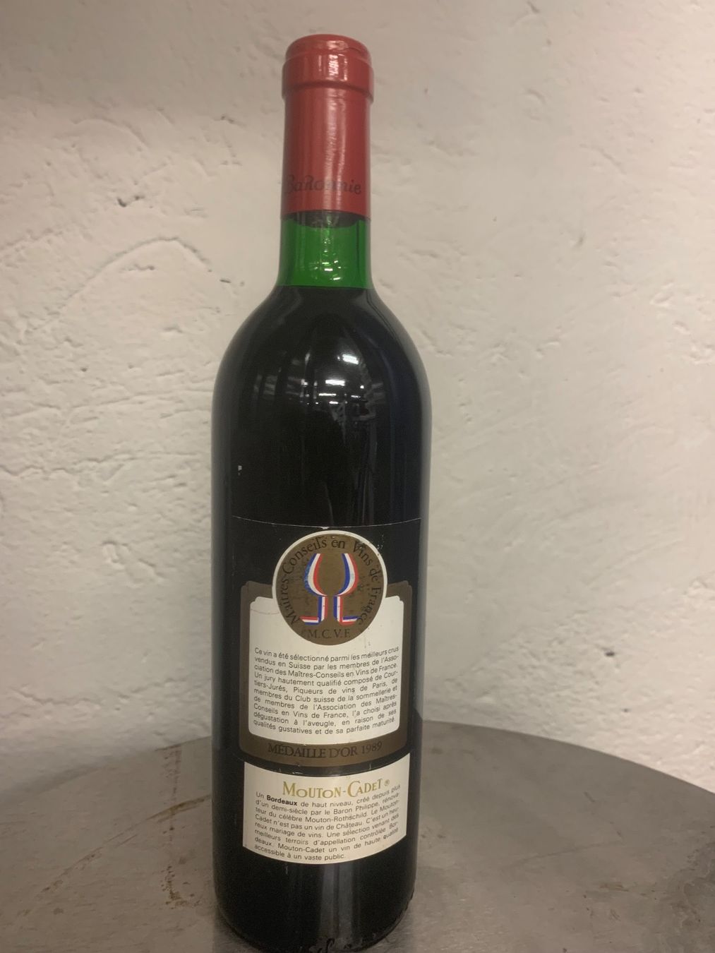 Vino: Mouton Cadet / Bordeaux Rouge 1986 – Nuovo (secondo la descrizione) da Ostermundigen venduto da Mcone 1