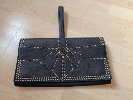 Boutique Moschino Clutch - Vintage!