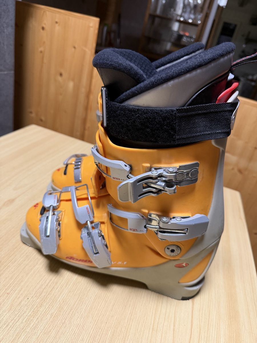 Nordica Sci: Nordica ski boots – Usato da Hospental venduto da bal_bwr5 1