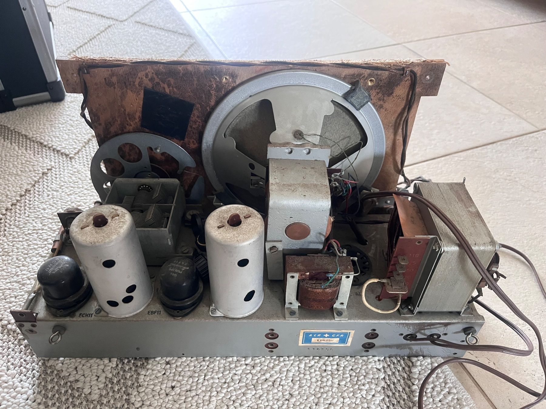 Radios: Radio Chassis Röhrenradio – Gebraucht aus Bäretswil von Rasubi