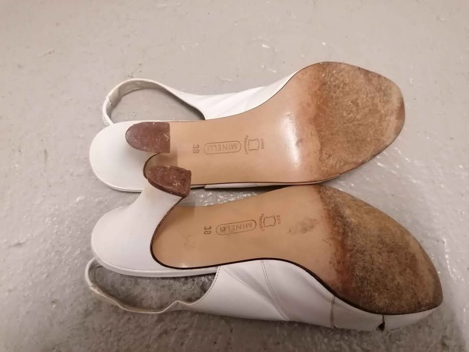 Scarpe da donna: Weisse Schuhe mit Absatz Gr. 38 – Usato da Nänikon venduto da Manta87 2