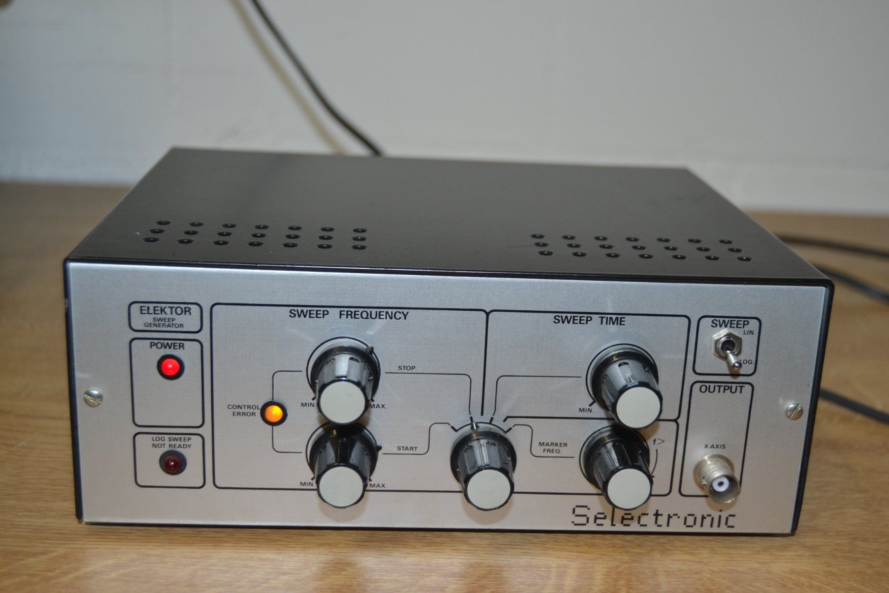 Misurare: Elektor Set Funktions- und Sweep-Generator – Usato da Wil SG venduto da fanofrio 2