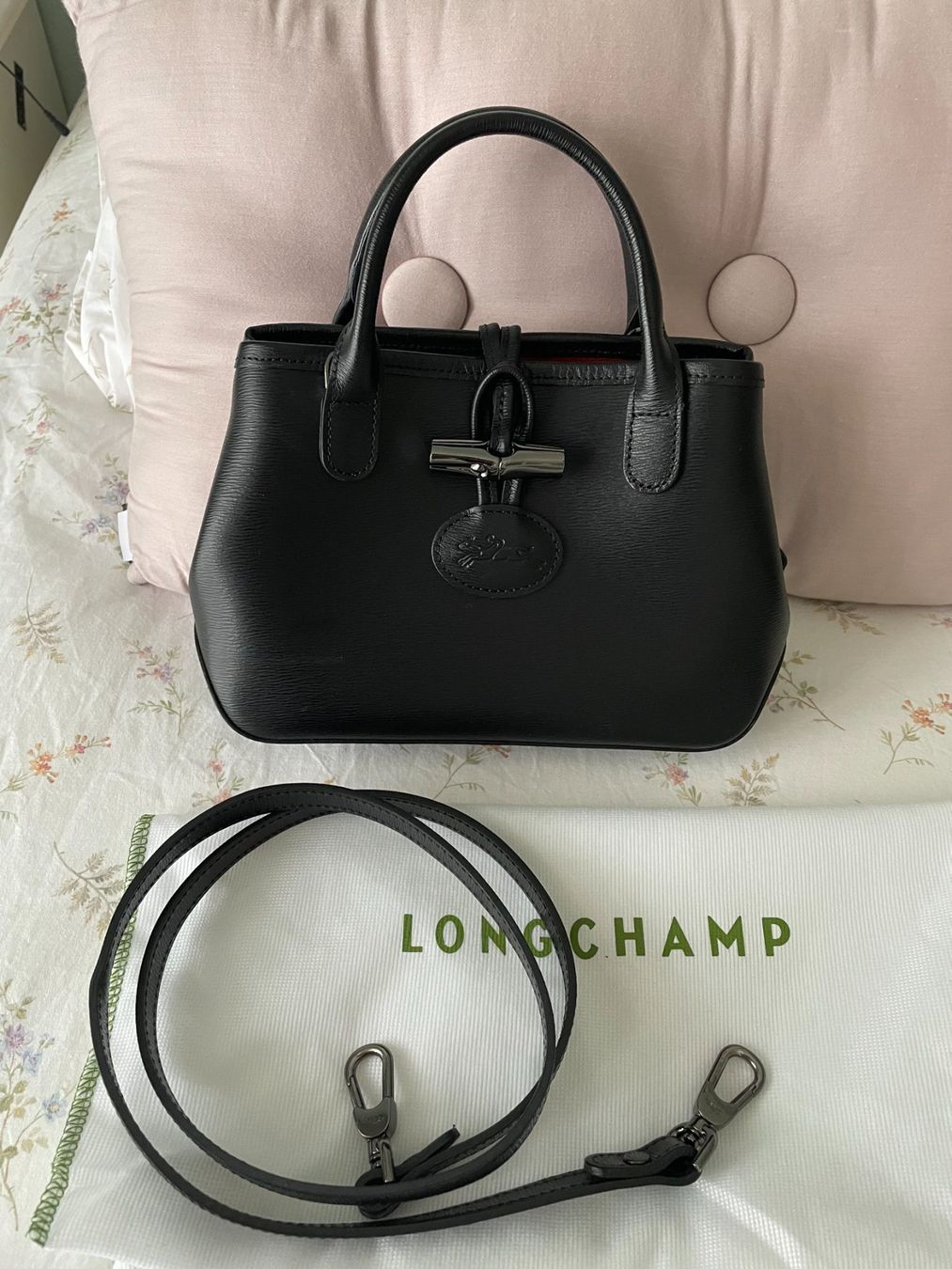 Longchamp Taschen für Damen: Longchamp Handtasche mini schwarz – Gebraucht aus Muttenz von einfach-schoen