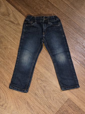 Jean enfant, taille 86, parfait pour la saison!👖
