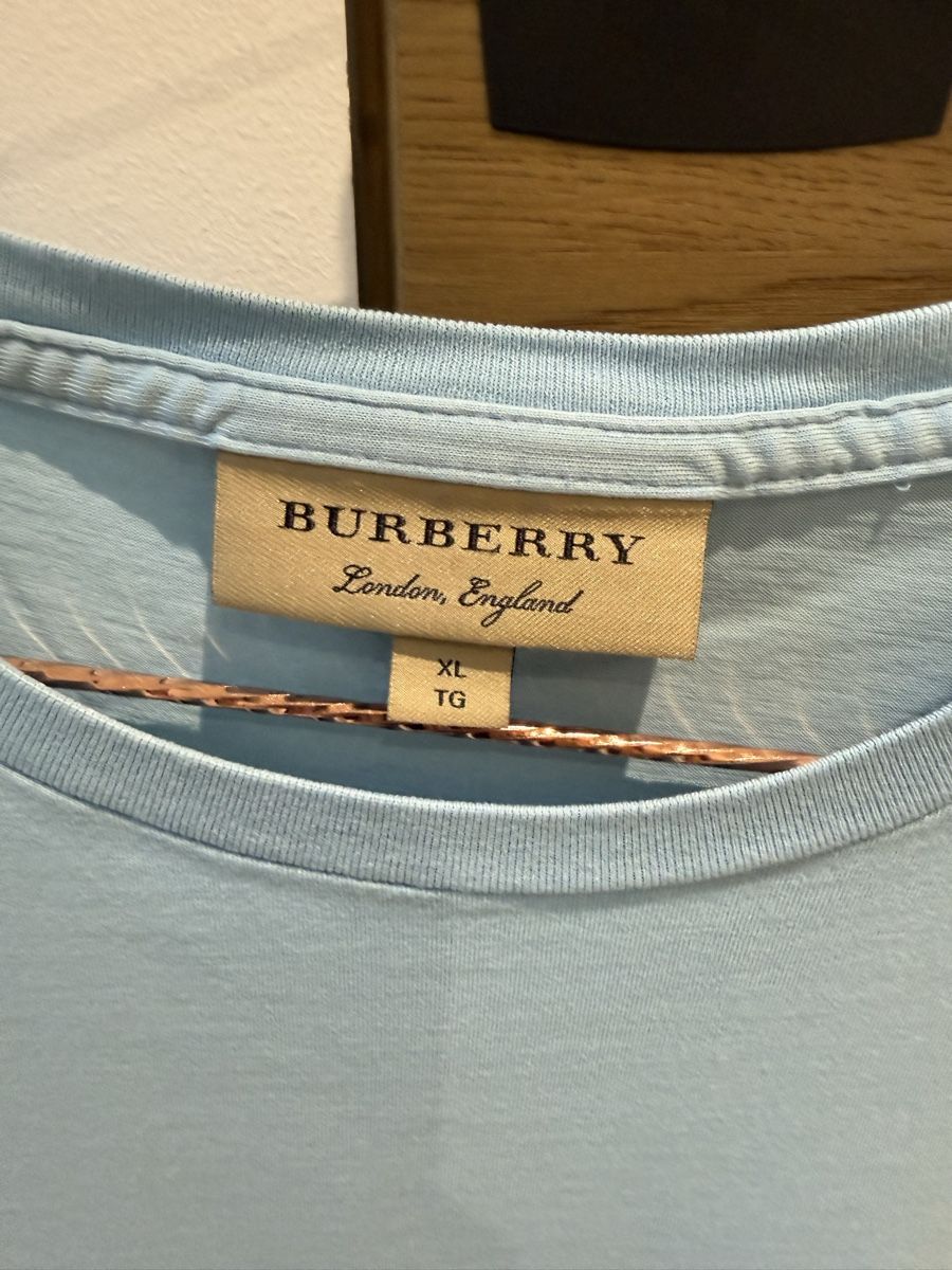 Burberry T-Shirts: Burberry T-shirt bleu clair, taille XL - comme neuf! – Neu (gemäss Beschreibung) aus Studen BE von kim_d27q 2
