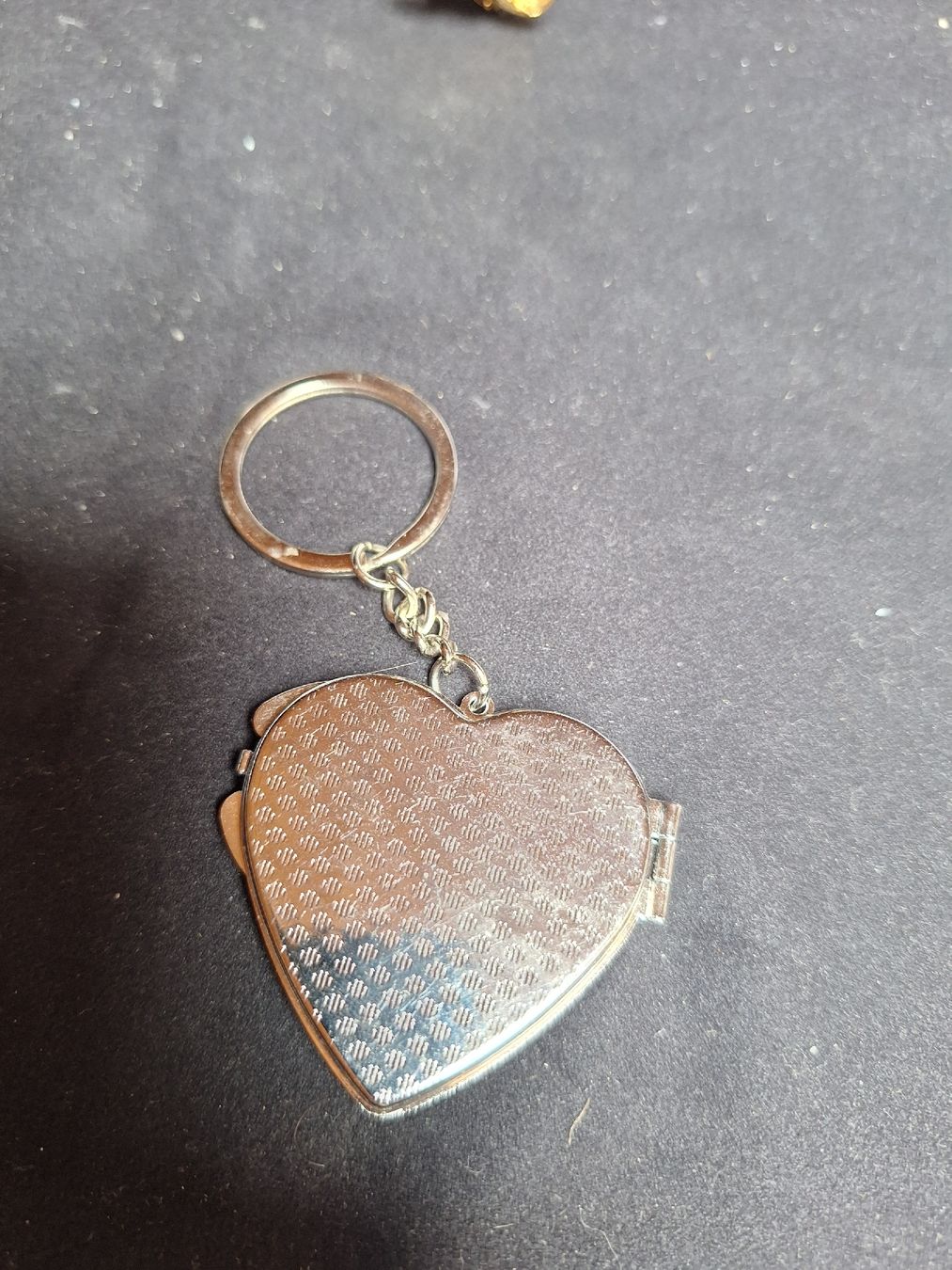 Portachiavi: Porte-clés coeur médaillon  bon état – Usato da Crans VD venduto da Yobia8 2