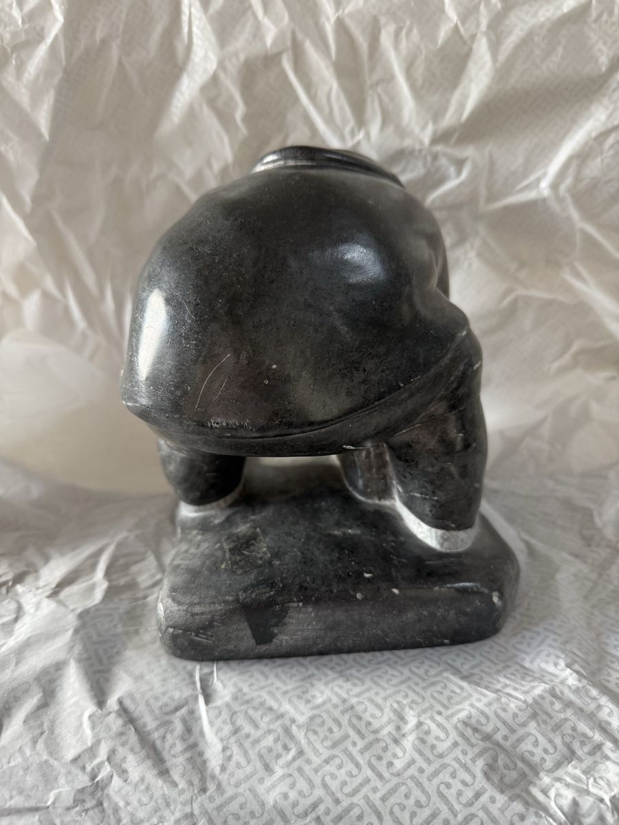 Sculptures & Statues: Original Inuit Skulptur Mutter Kind, dunkler Stein, ca. 20cm – D'occasion à Wil SG par F-Z-72 4