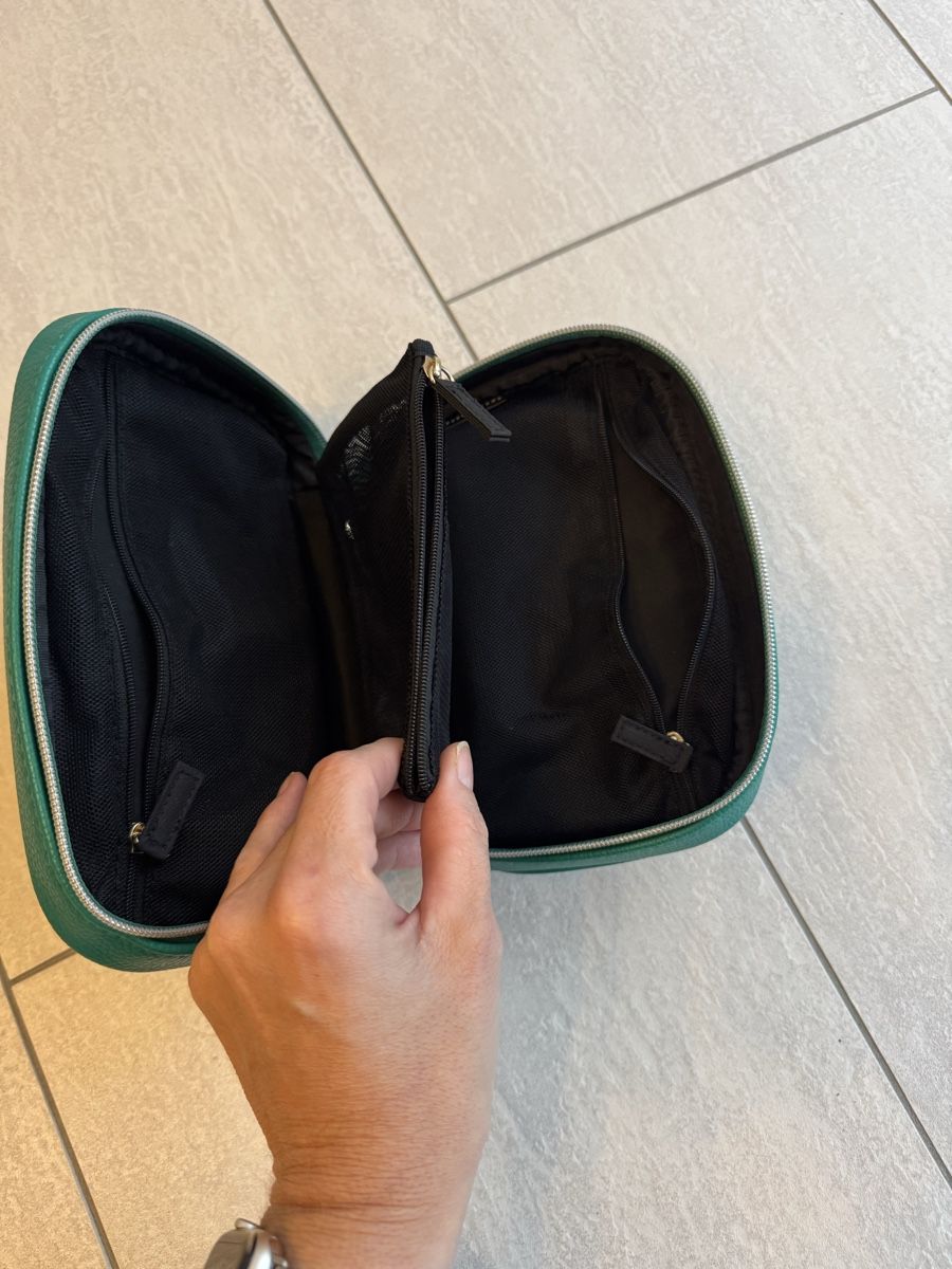 Custodie per cosmetici: Bobbi Brown Necessaire – Nuovo (secondo la descrizione) da Unterseen venduto da Zurbi 2