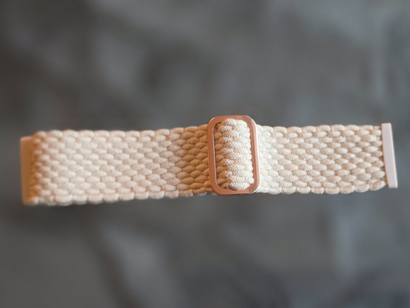Bracciali & Braccialetti: Fitbit Armband 23mm Textil Ivory elastisch – Nuovo e nell'imballaggio originale da Meggen venduto da everydaysale