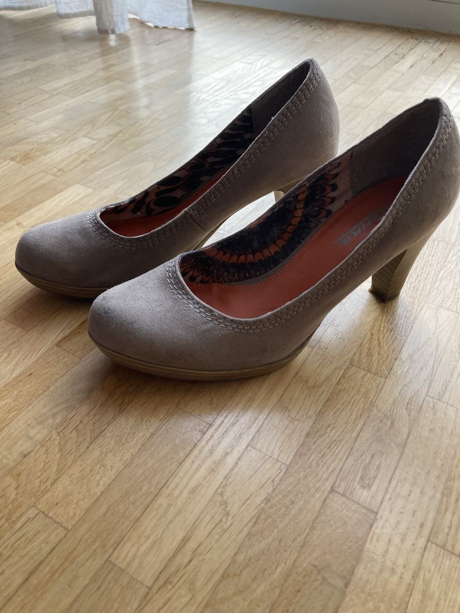 Damenschuhe: Carina Pumps beige, Gr. 36 – Gebraucht aus Schlieren von cotopaxi06