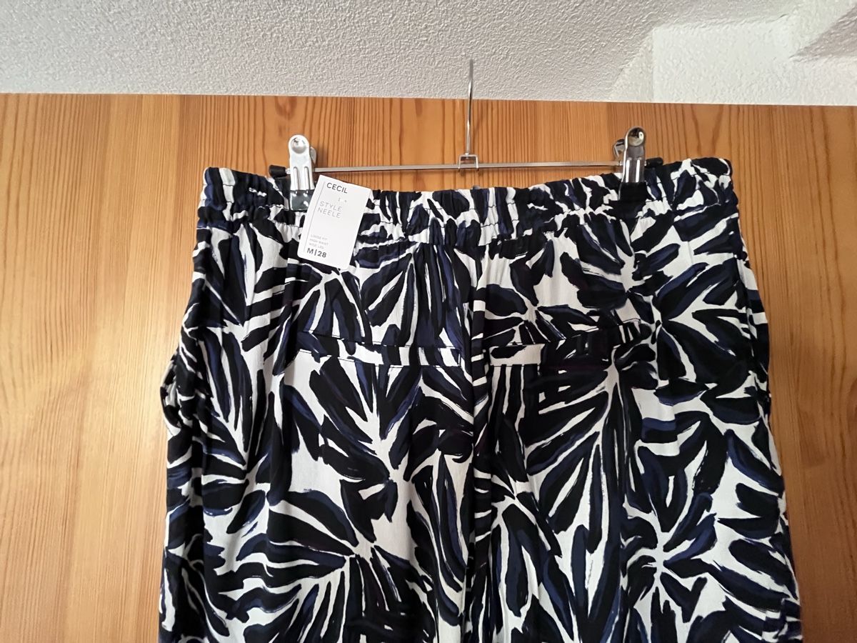 Cecil Pantaloni: Neu mit Etikett! Hose Cecil loose Fit M/28 – Nuovo e nell'imballaggio originale da Saas-Fee venduto da Marienelly19 3