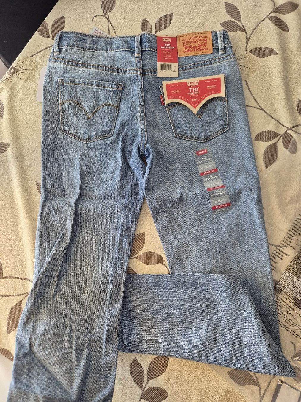 Levi's Pantaloni: Levi's Mädchen Jeans Gr.152 – Nuovo e nell'imballaggio originale da Diessenhofen venduto da viki_szabo 2