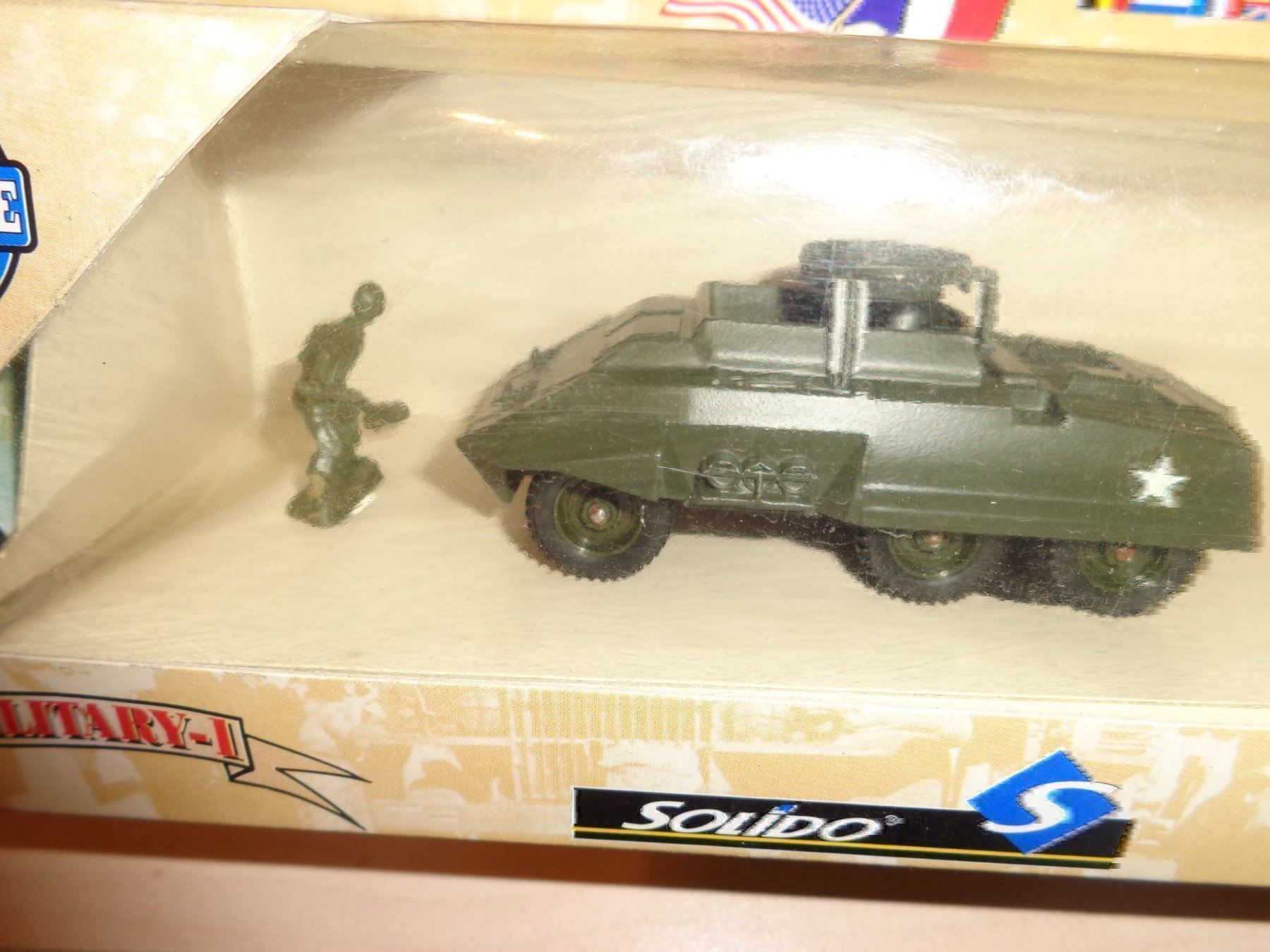 Voitures modèles: COMBAT CAR – Neuf avec emballage d'origine à Balsthal par bouteliee