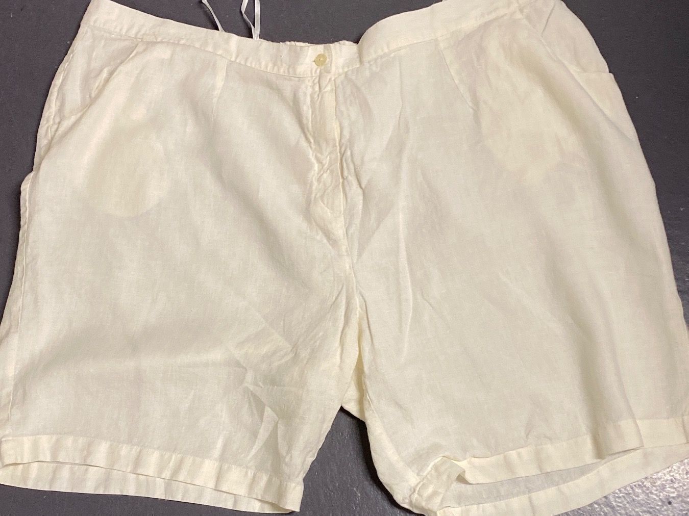Ulla Popken Pantaloni: Ulla Popken Bermudas 58/60 100% Leinen  Neu – Nuovo (secondo la descrizione) da Biel-Benken BL venduto da PANORMUS