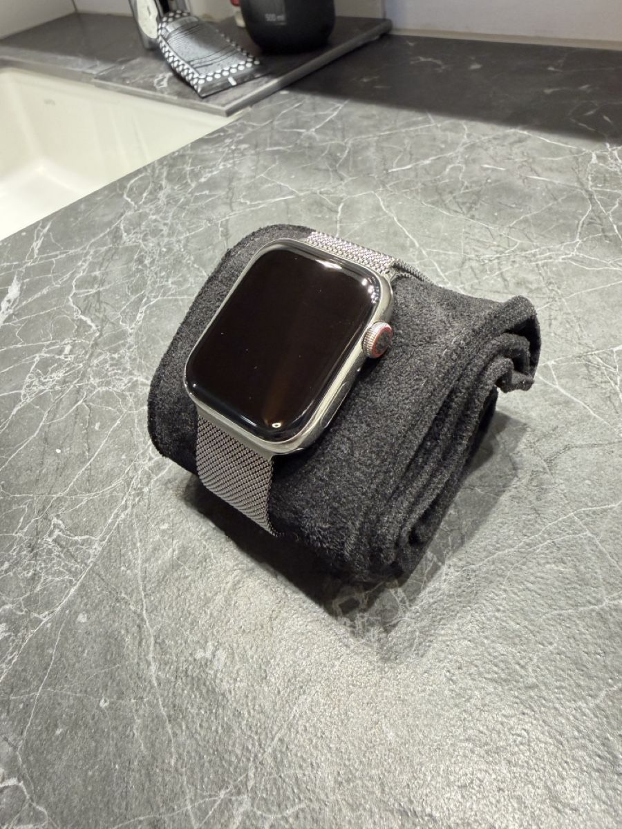 Apple Smartwatch: Apple Watch 6 cellular in Edelstahl – Gebraucht aus Ferenbalm von col_6fsc 1