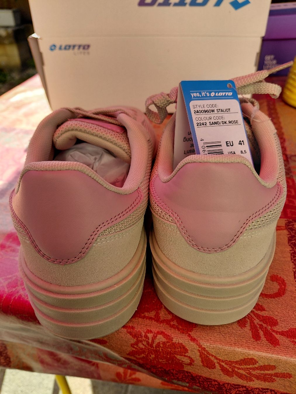 Scarpe da donna: Neu Originalverpackte Lotto Schuhe Grösse 41 – Nuovo e nell'imballaggio originale da Schaffhausen venduto da monikaD010203 2