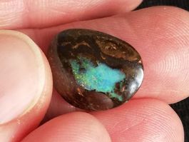 Schöner Australischer Boulderopal