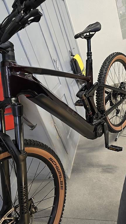 Vélos: E-Bike Neu Cube Carbon 750wh  – D'occasion à Bronschhofen par Timi.g 1
