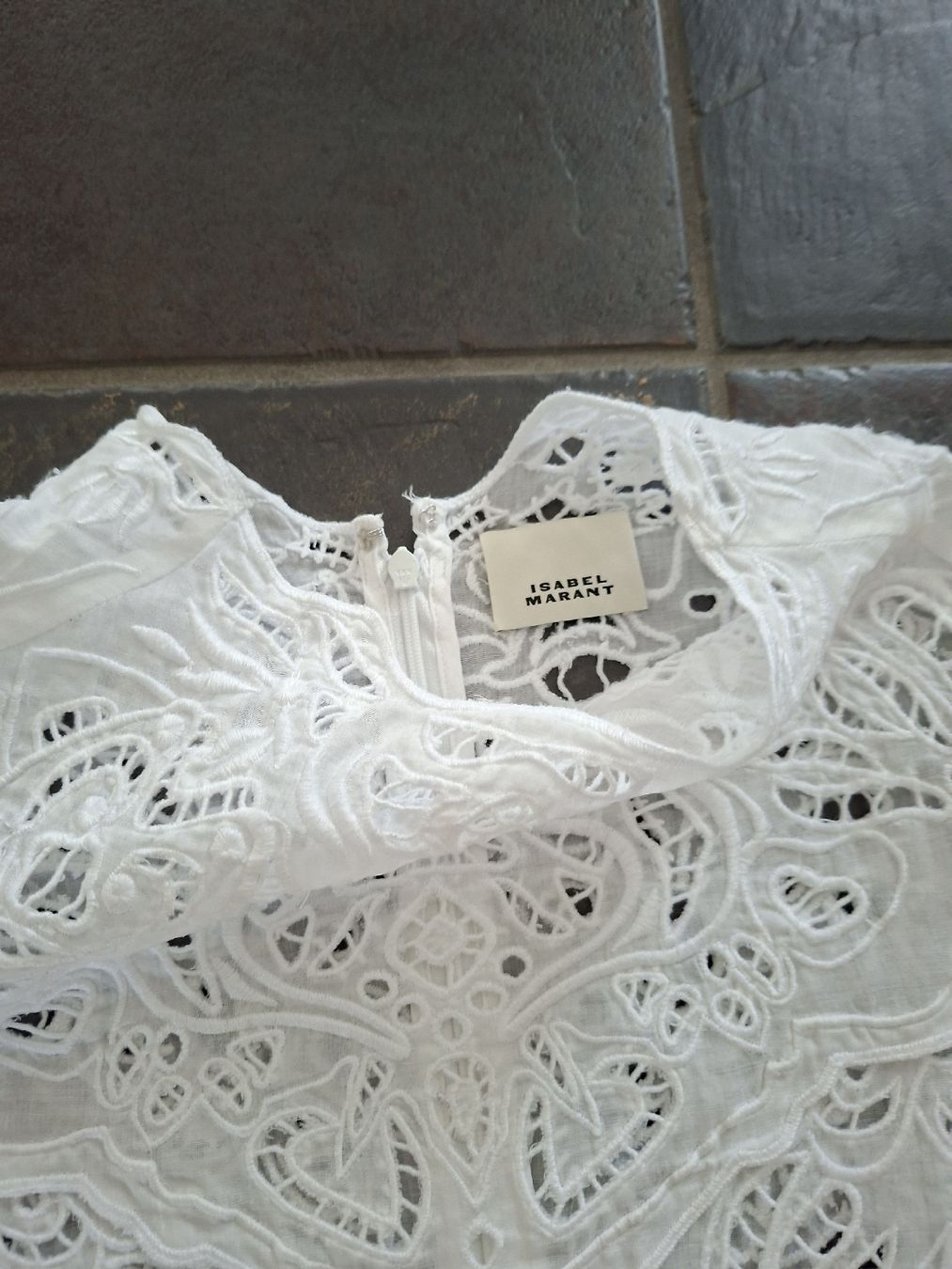 Isabel Marant Chemisiers: Blouse blanche en dentelle Isabel Marant,  taille M – D'occasion à Riaz par car_8smd 3