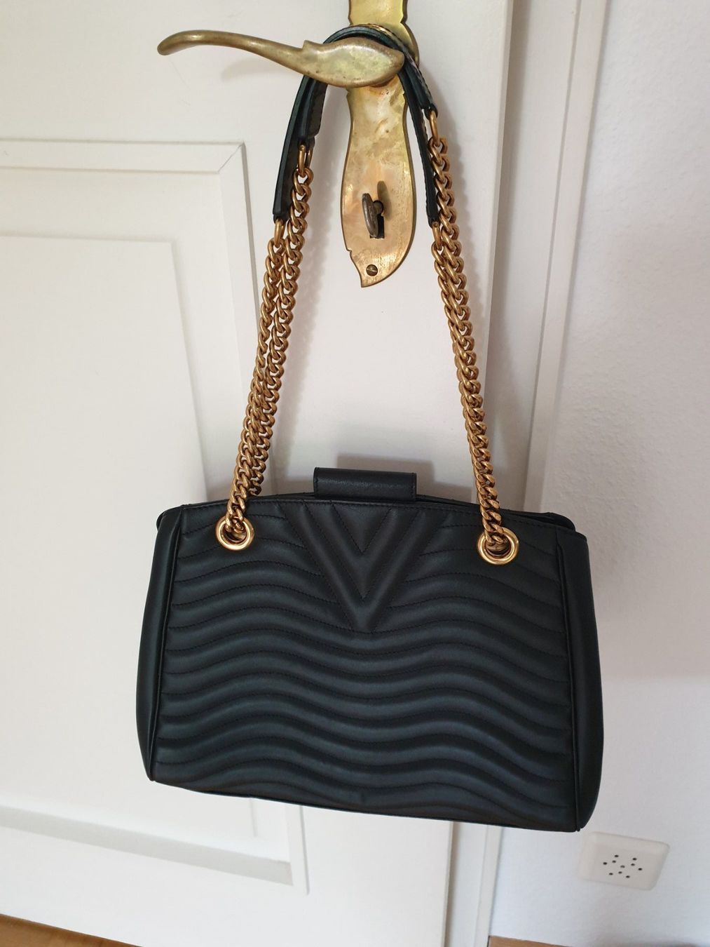 Louis Vuitton Borse da donna: Louis Vuitton New Wave Chain Tote Bag – Usato da Bottmingen venduto da sandy_2 2