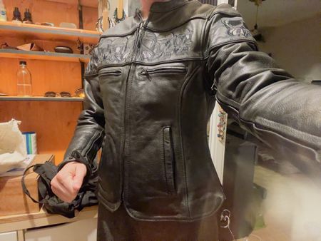 Veste moto cuir solide - têtes de mort - modele unique - M