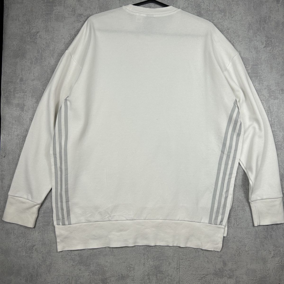 Adidas Maglioni & Felpe: Sweat oversize Adidas blanc - XS – Nuovo (secondo la descrizione) da Hauterive NE venduto da Leo_o 6
